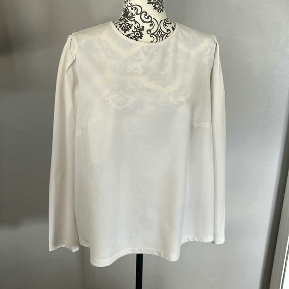 Holly & Whyte cute cream long sleeve T-shirt with bow on back
